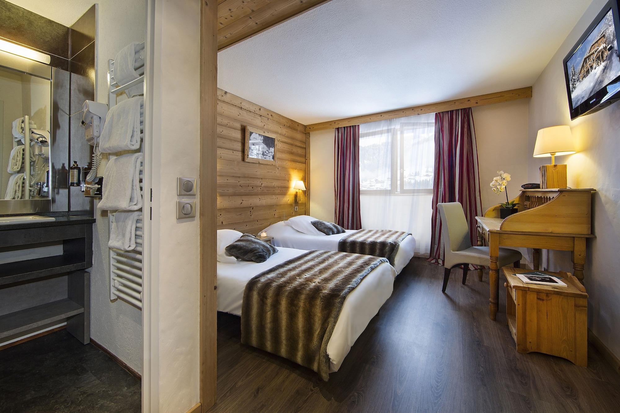 Hotel Alpen Roc La Clusaz Exterior photo