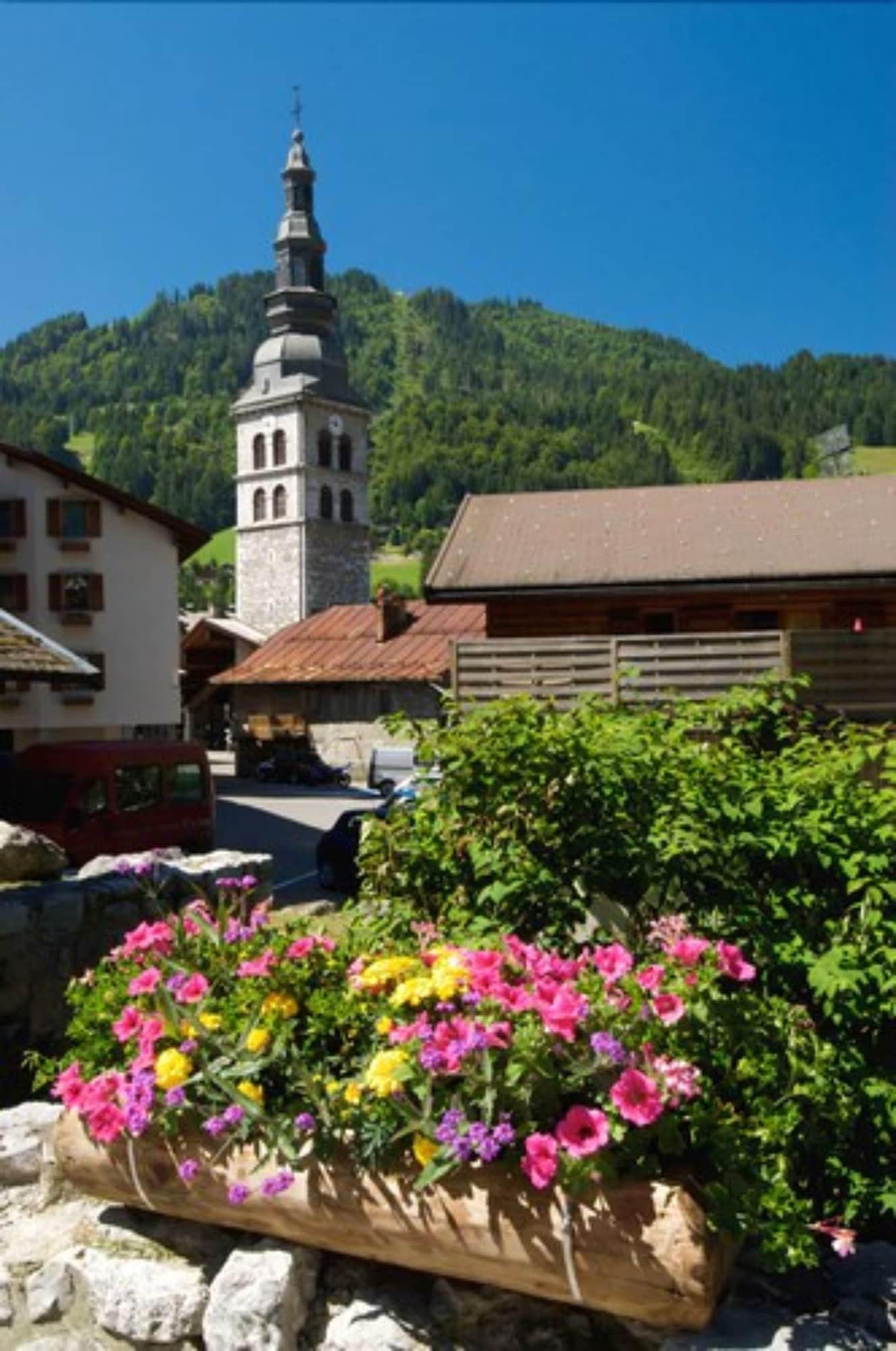 Hotel Alpen Roc La Clusaz Exterior photo