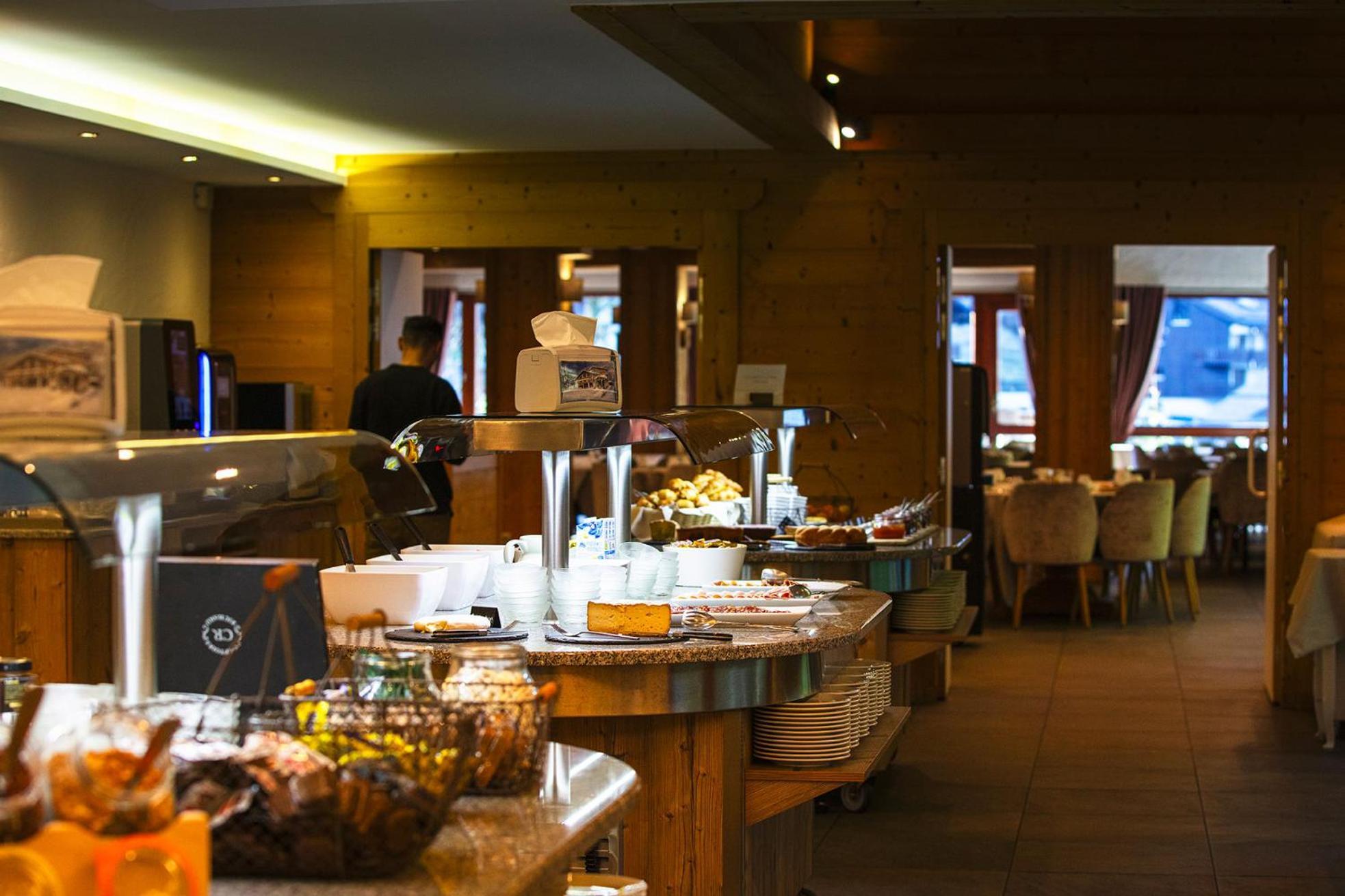 Hotel Alpen Roc La Clusaz Exterior photo