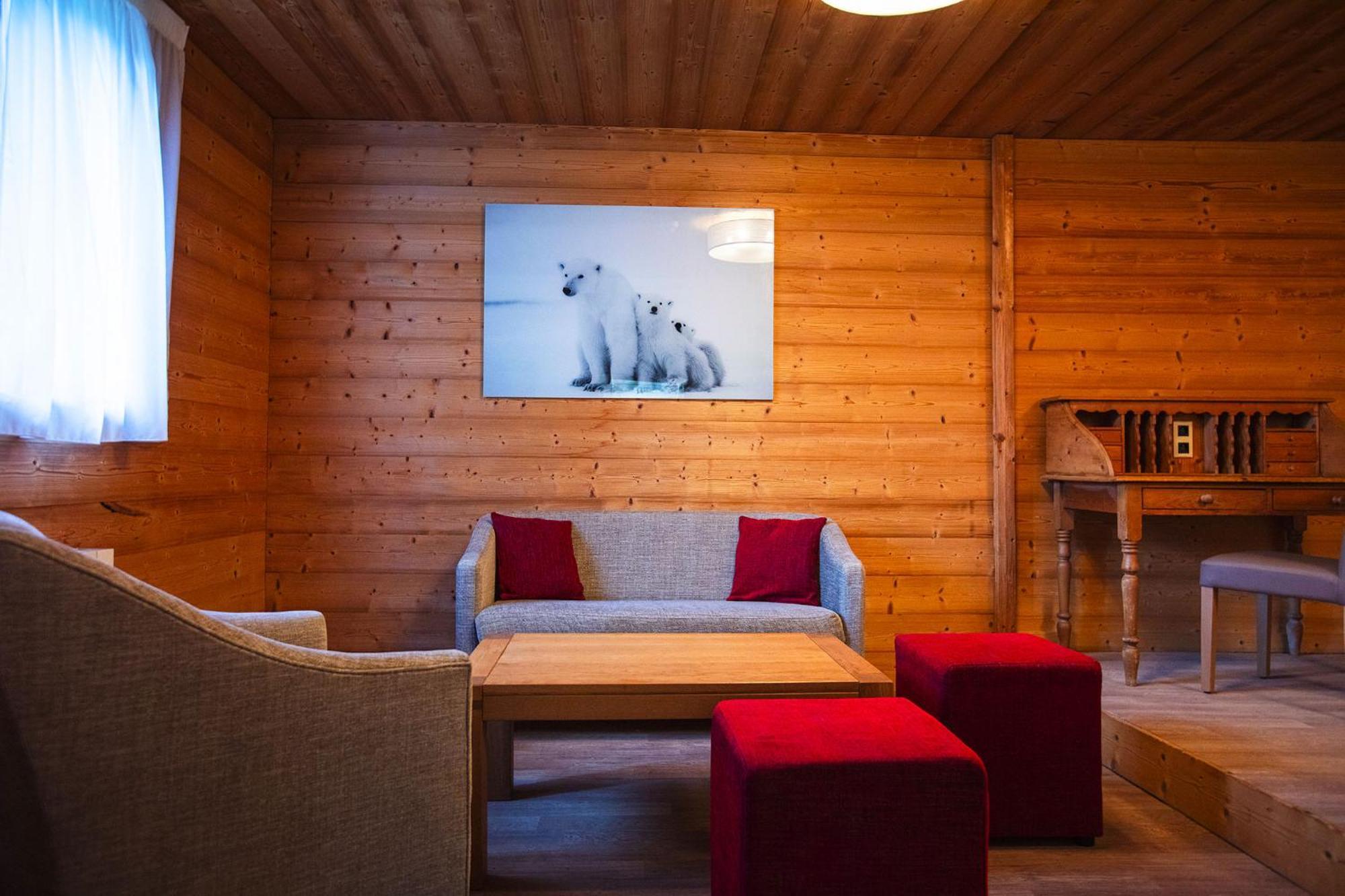 Hotel Alpen Roc La Clusaz Exterior photo