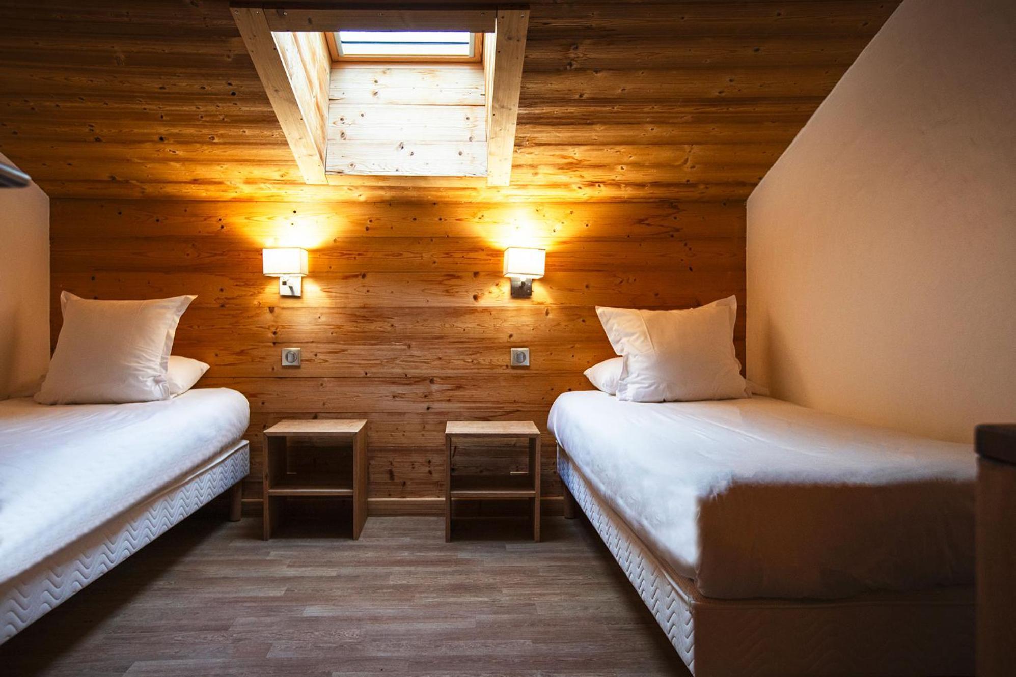 Hotel Alpen Roc La Clusaz Exterior photo