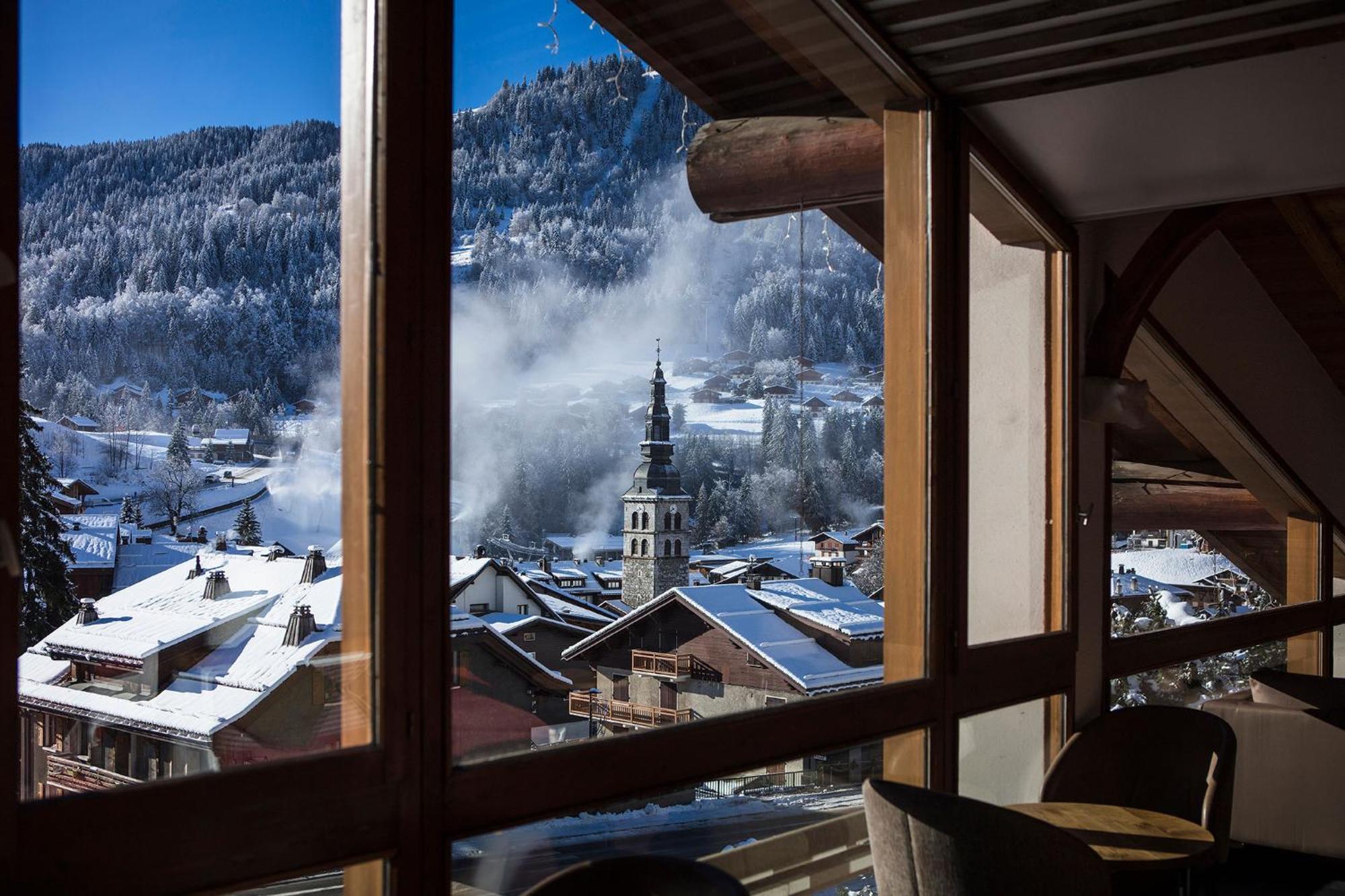 Hotel Alpen Roc La Clusaz Exterior photo