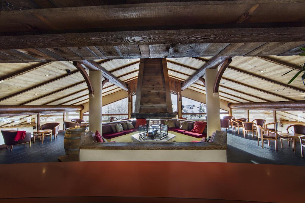 Hotel Alpen Roc La Clusaz Exterior photo